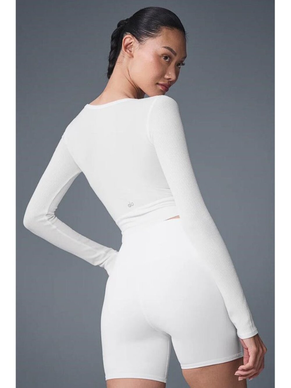ALO YOGA Women's Cover Long Sleeve Top Size S In White - Picture 2 of 8